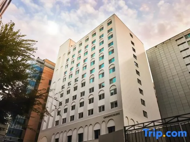 THE CONNOISSEUR Residence