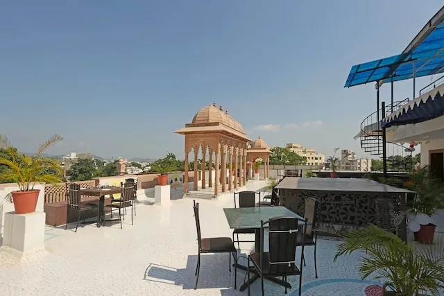 OYO Hotel Forever Rooms