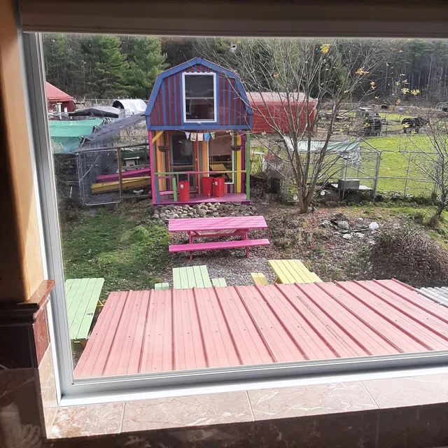 Red Robin Song Guest House