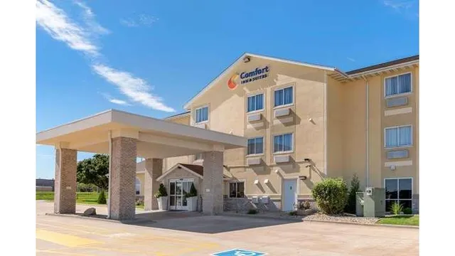 Comfort Inn & Suites near Route 66