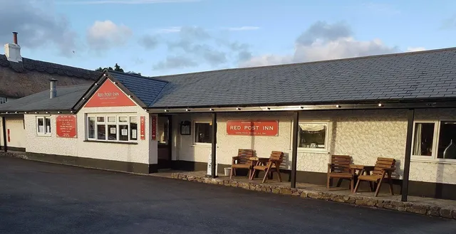 The Red Post Inn & Tourist Park