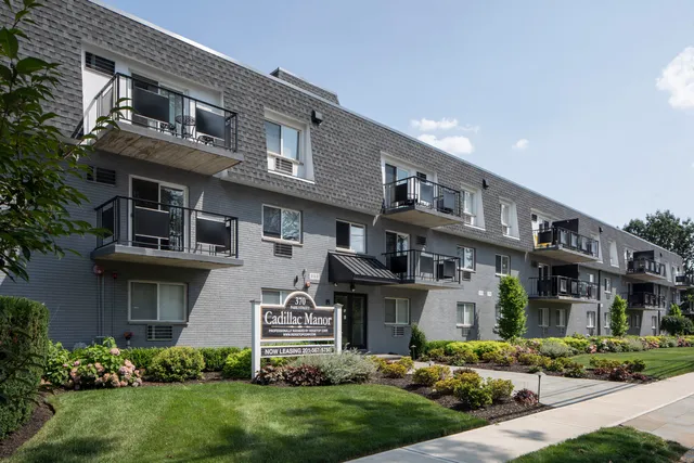 Cadillac Manor Apartment Building- Ridgetop