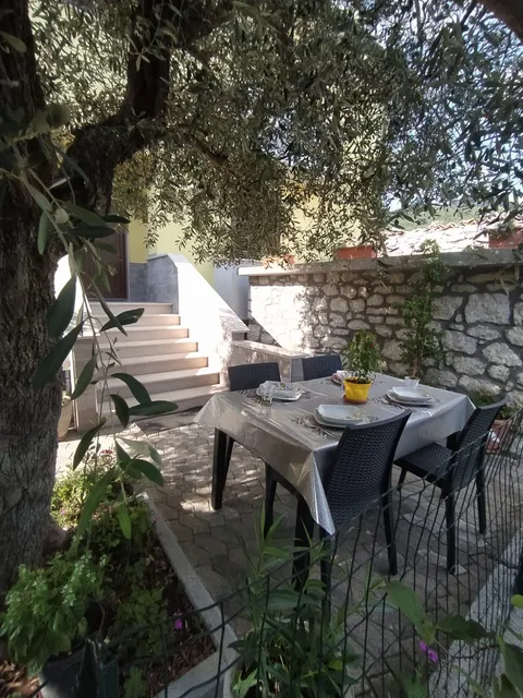 Casa degli Ulivi con camino e parcheggio Muro Lucano