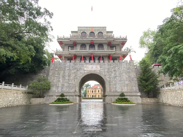Youyiguan Scenic Area （East Gate）