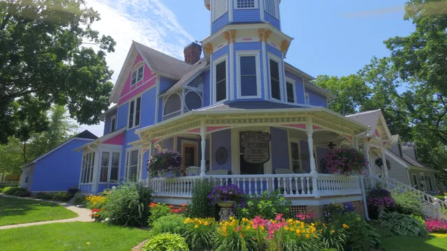 Historic Hutch House Boutique Inn & Suites