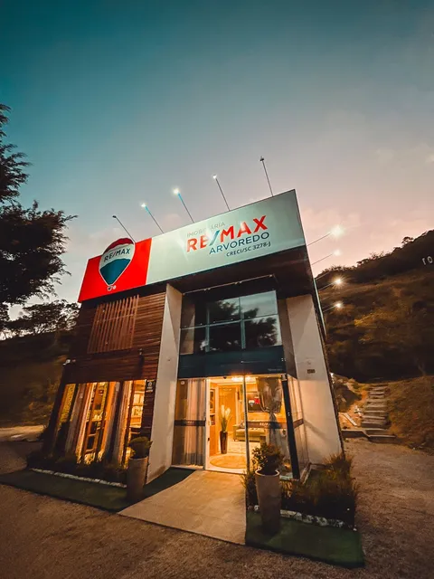 Imobiliária RE/MAX Arvoredo - Grupo Roseno