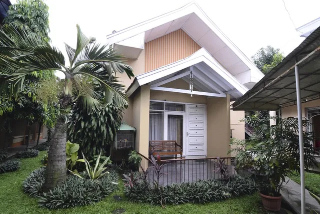 RedDoorz Plus @ Laweyan