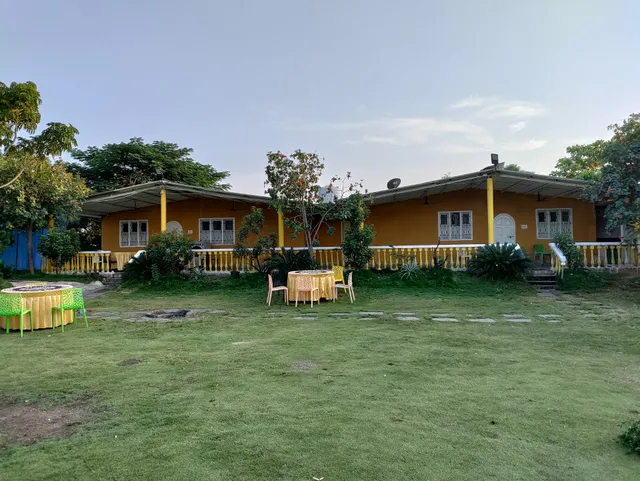 Village Farmville - Farmhouse for Pool Parties