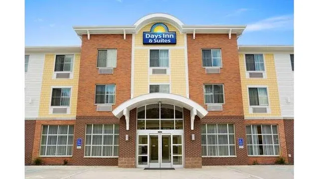 Days Inn & Suites by Wyndham Caldwell