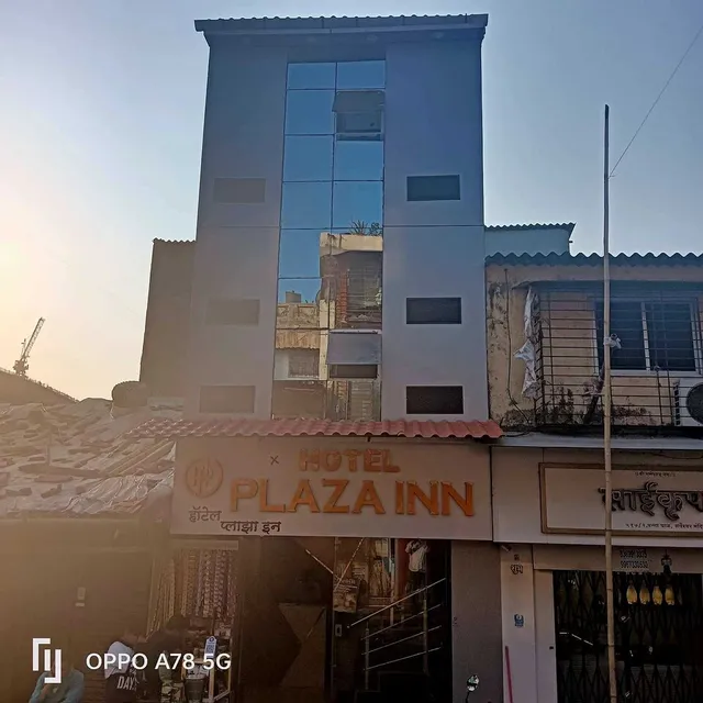 OYO Flagship Hotel Plaza Inn