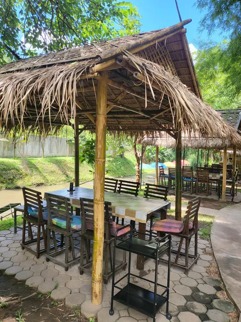 Him Doi Cafe N Resturant