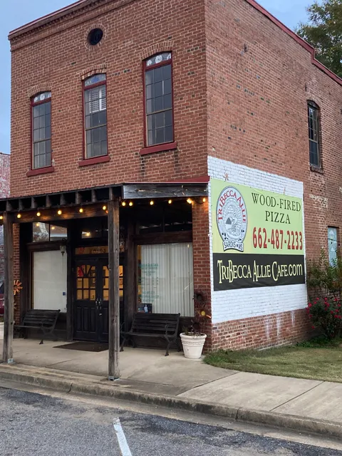 TriBecca Allie Cafe