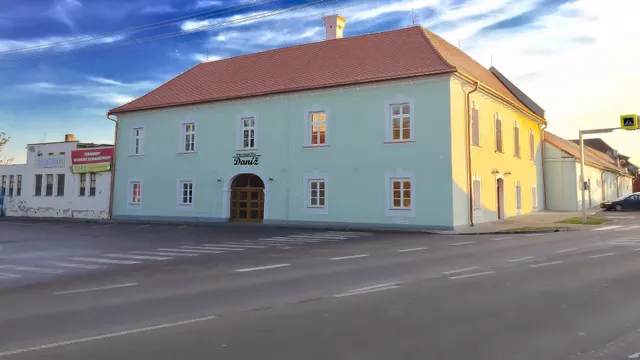 Restaurace a penzion Daníž ( kuchyň do 20:30 )