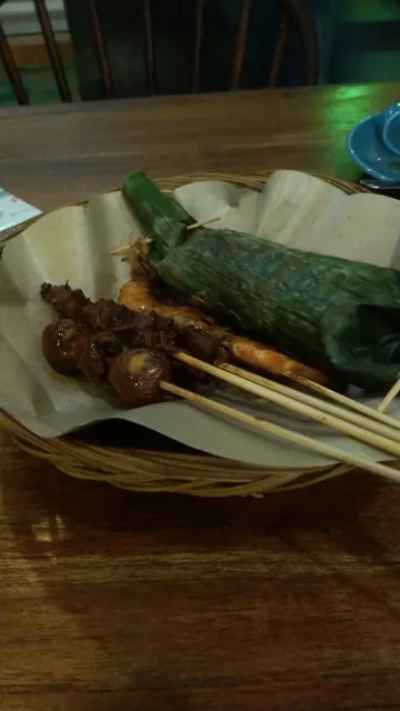 Angkringan Merah Putih