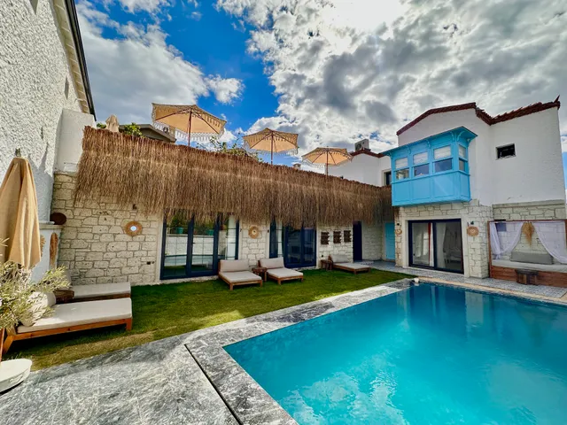 Paradise Hotel Alaçatı