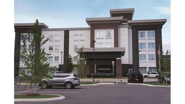 La Quinta Inn & Suites by Wyndham Chattanooga - Lookout Mtn