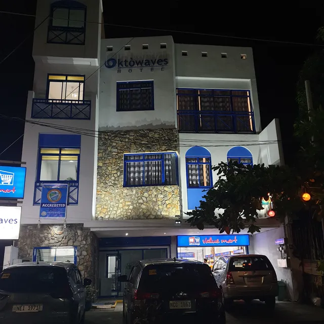 Oktowaves Hotel
