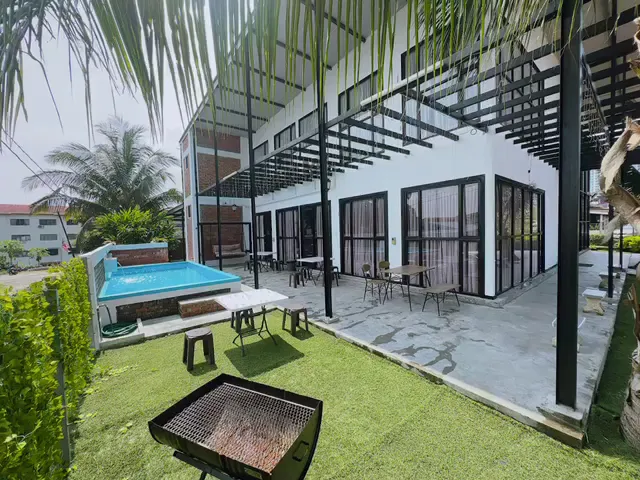 Larkin Bungalow Homestay