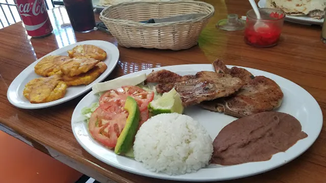 SAZON CATRACHO RESTAURANTE