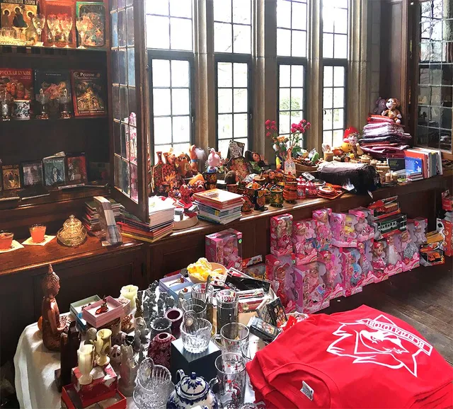 Russian store, souvenir store near me: kniga - Bookstore