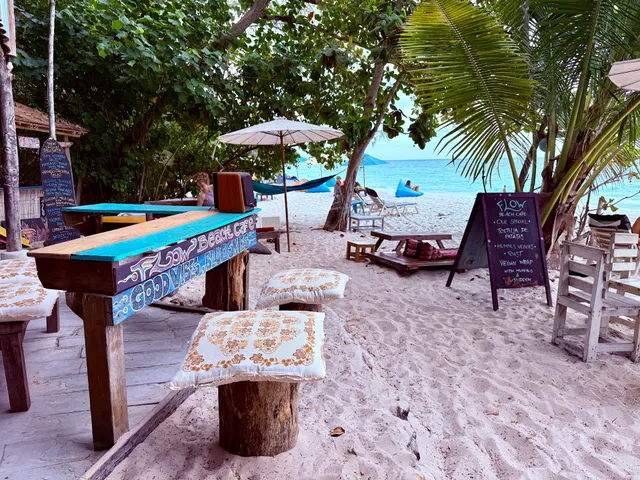 Flow Beach Cafe