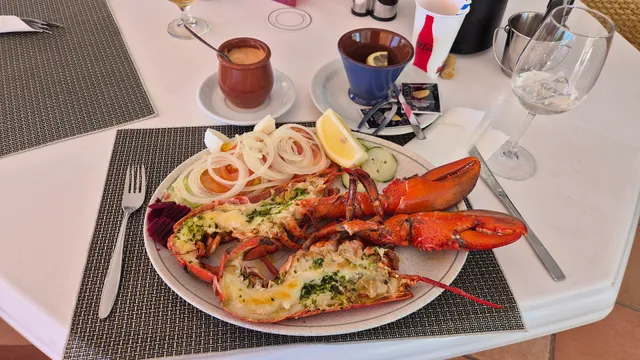 Royal savoy cafetería y restaurante