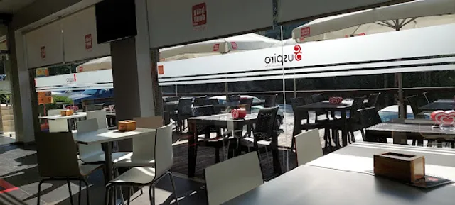 Suspiro Cakes & Coffee