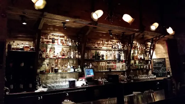 Roxy Restaurant & Bar