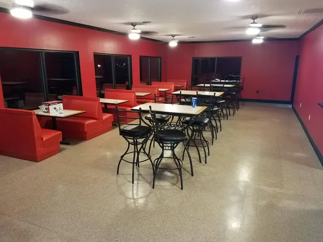 Lucky's Pizza & Subs