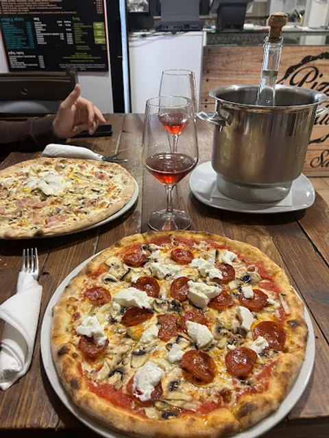 Pizza Mia - Alma Italiana