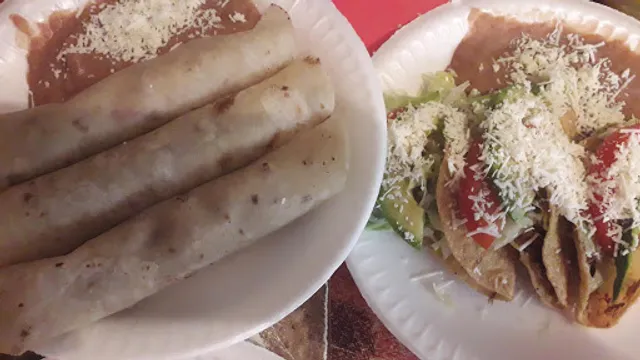 Cenaduria antojitos vero!