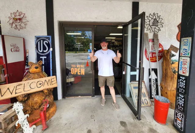 Eureka Uniques Antiques & Collectables