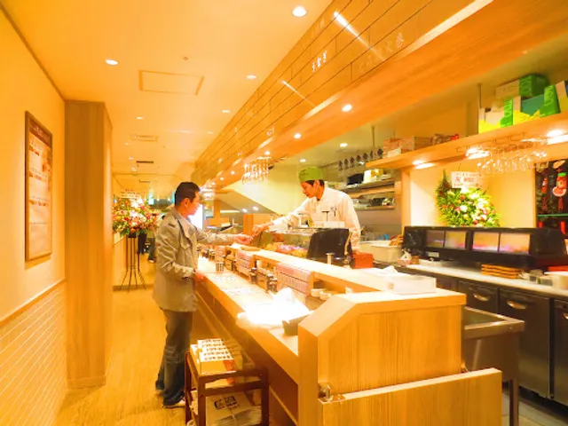 Sushimaru Namba Walk