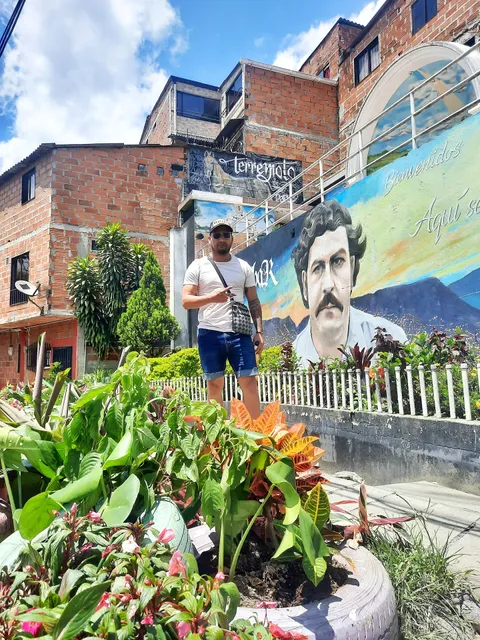 Monumento A Pablo Escobar