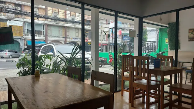 Bebek Goreng H. Slamet Radio Dalam