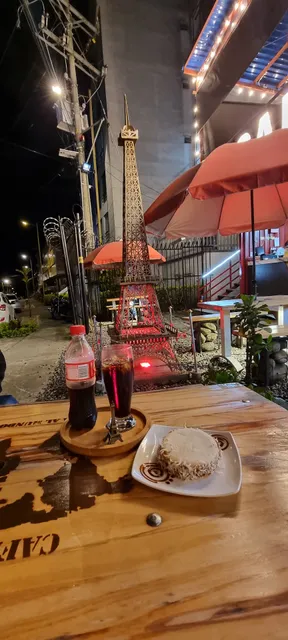 PARÍS CAFÉ BAR KARAOKE