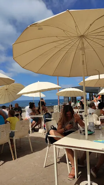 Enbata Kantina - Itzurun hondartzako txiringitoa