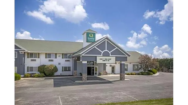 Quality Inn & Suites Stoughton - Madison South