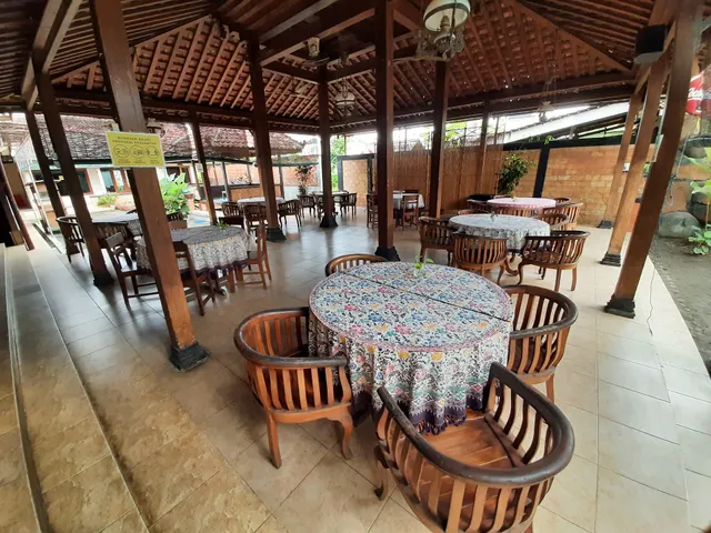 Rumah Makan & Restoran Parangtritis