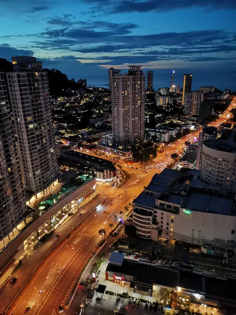 ARIA GURNEY @ The Landmark