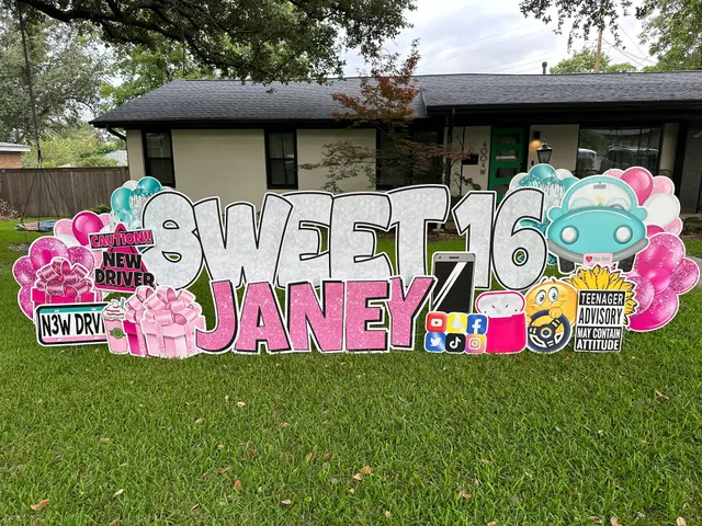 Yard Card Queen- Aledo