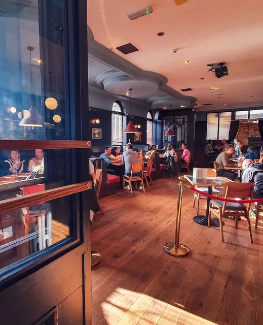 The Circular & The Other Hand Bar