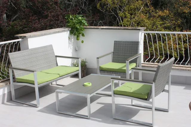 Bed & Breakfast One More Night