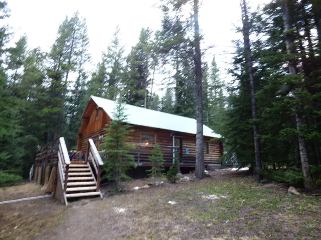 Wolf Crossing Cabins