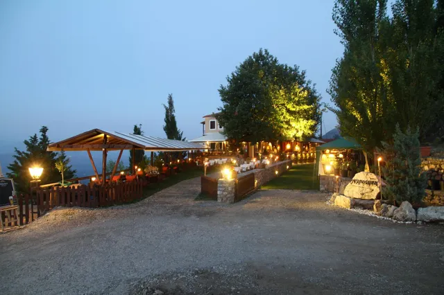 Μυθοξένια Παραδοσιακός Ξενώνας - Mythoxenia Guesthouse