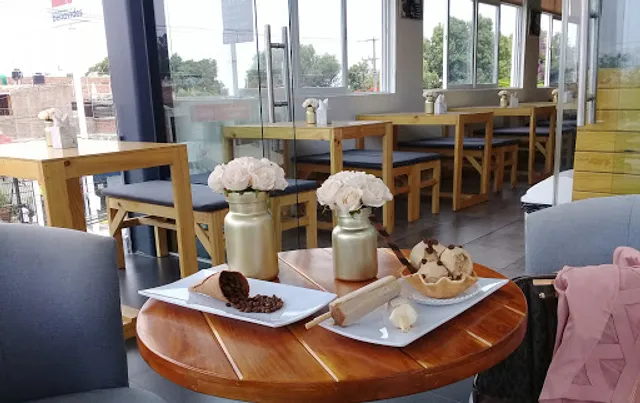 Cafetería y Nevería La Montre