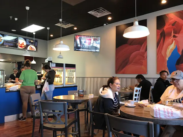 La Crema Food and Grill