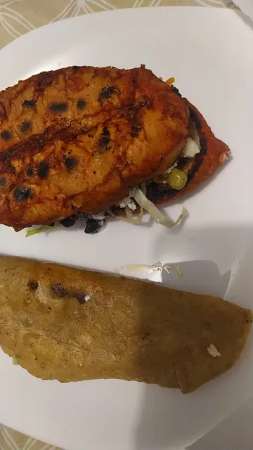 Quesadillas y pambazos