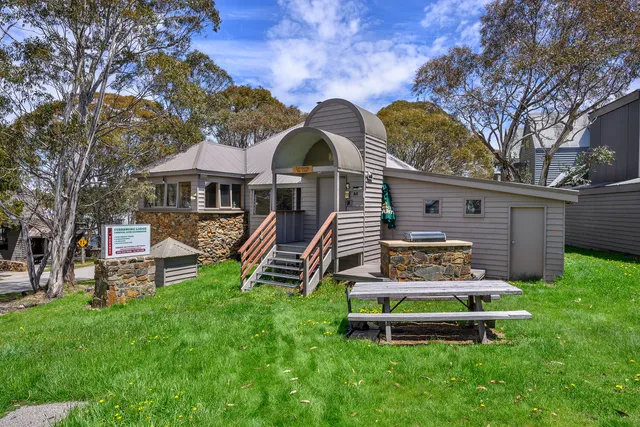 Currawong Lodge