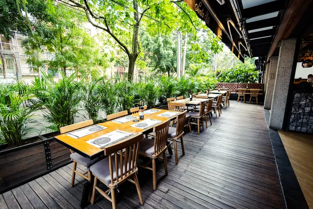 Ammazza | Pizzeria & Gin Garden - Laureles